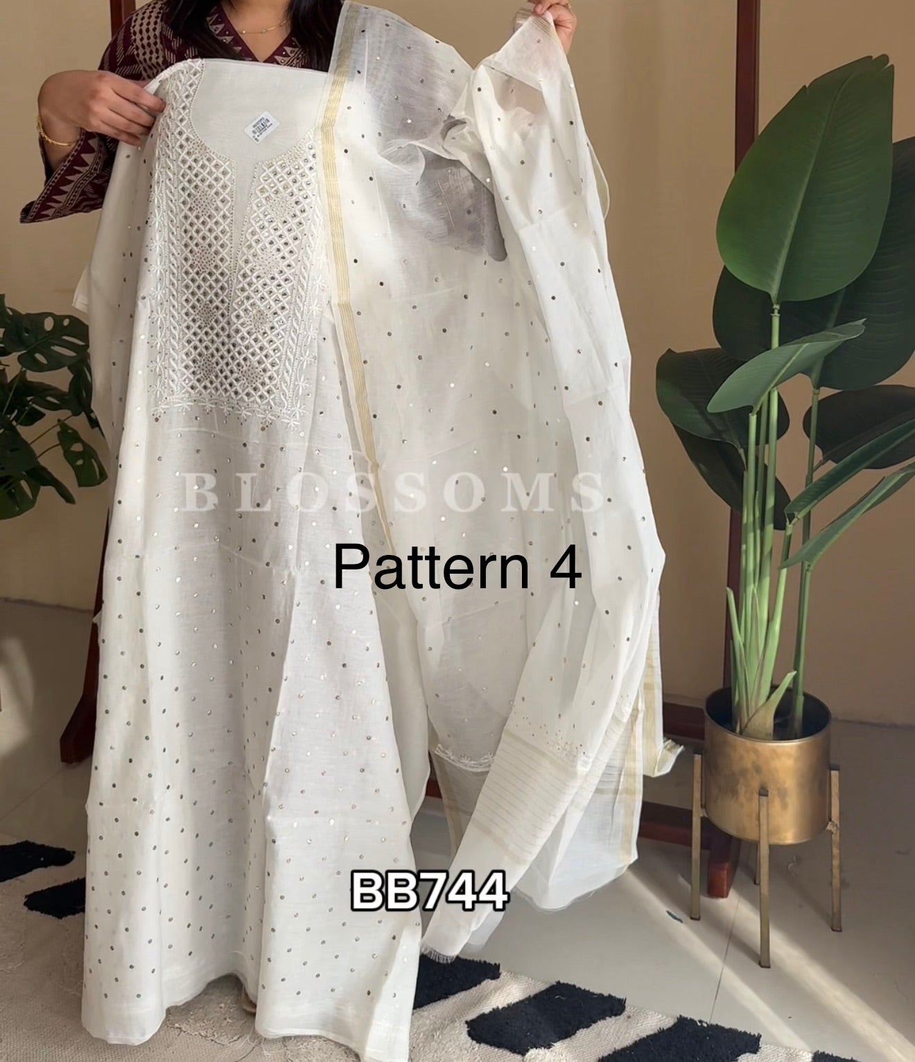 Unstiched - BB744