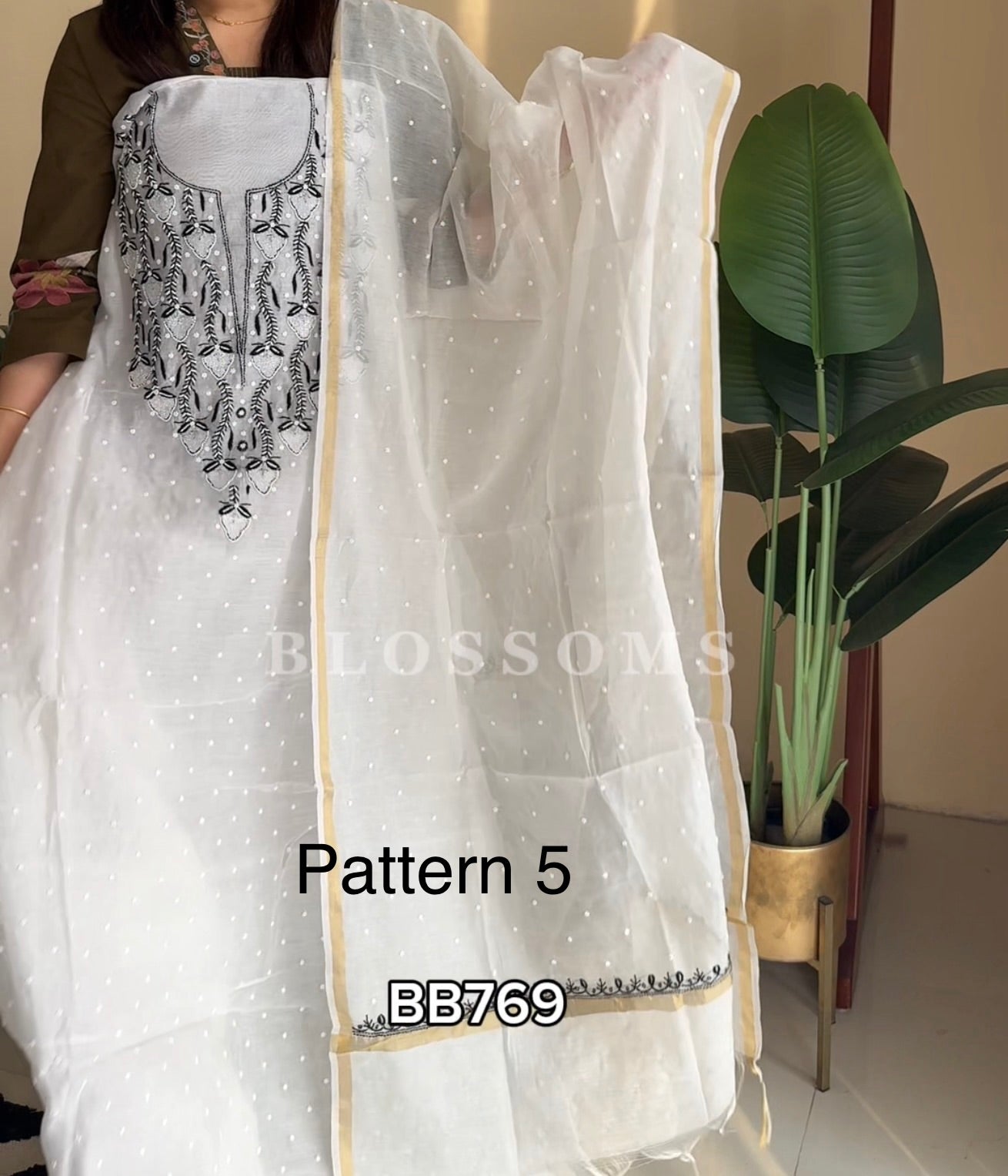 Unstiched- BB769