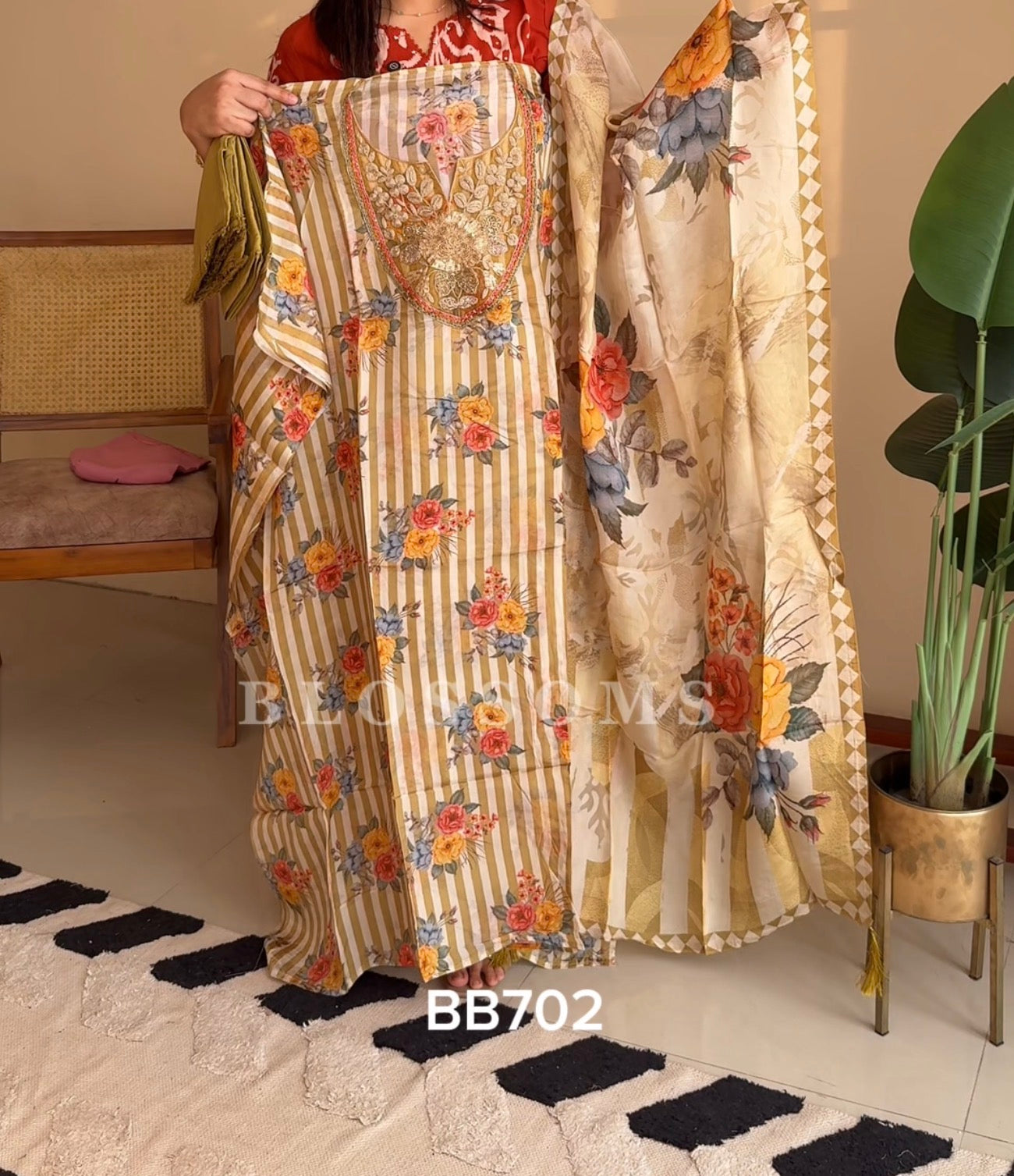 Unstiched-BB702