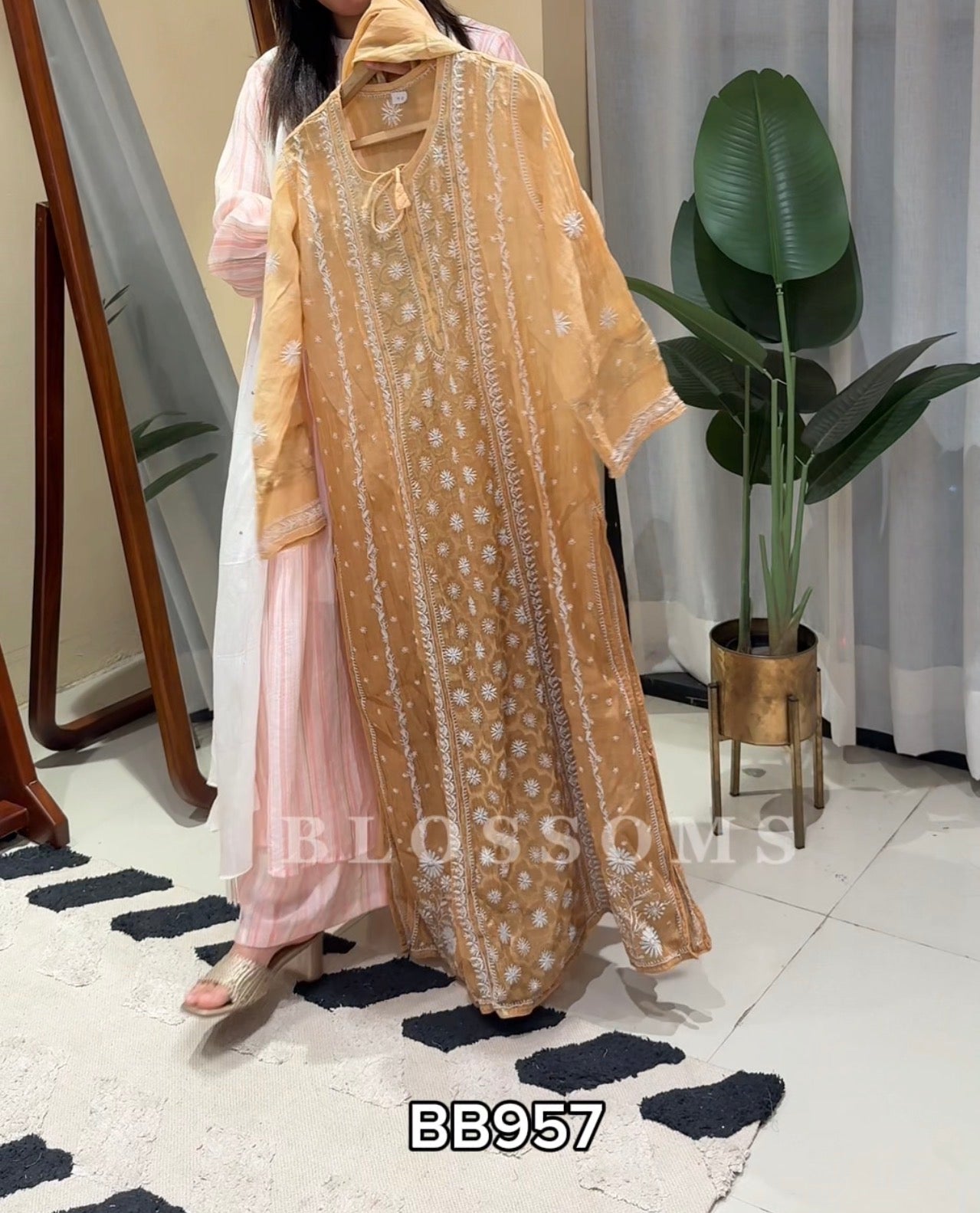 Ready with unstiched bottom- BB957