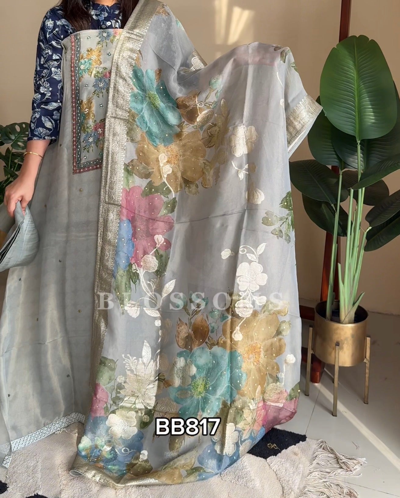 Unstiched - BB817
