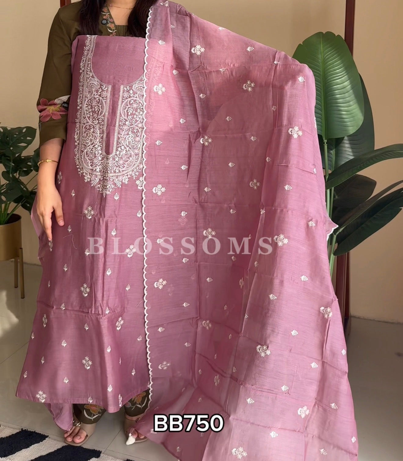 Unstiched-BB750