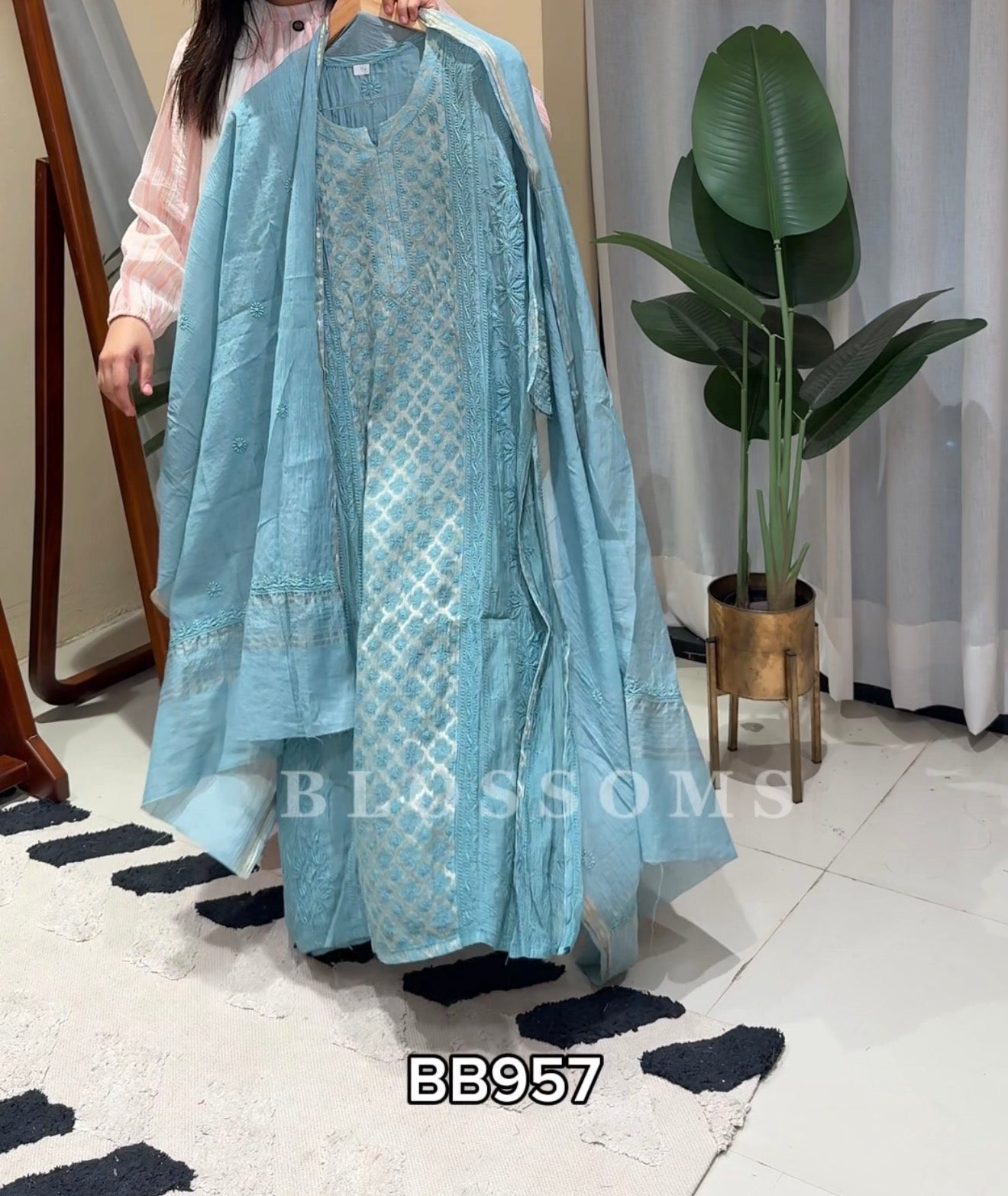 Ready with unstiched bottom- BB957