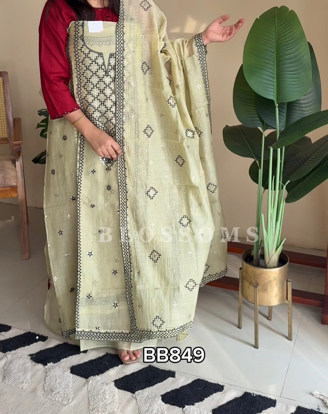Unstiched- BB849