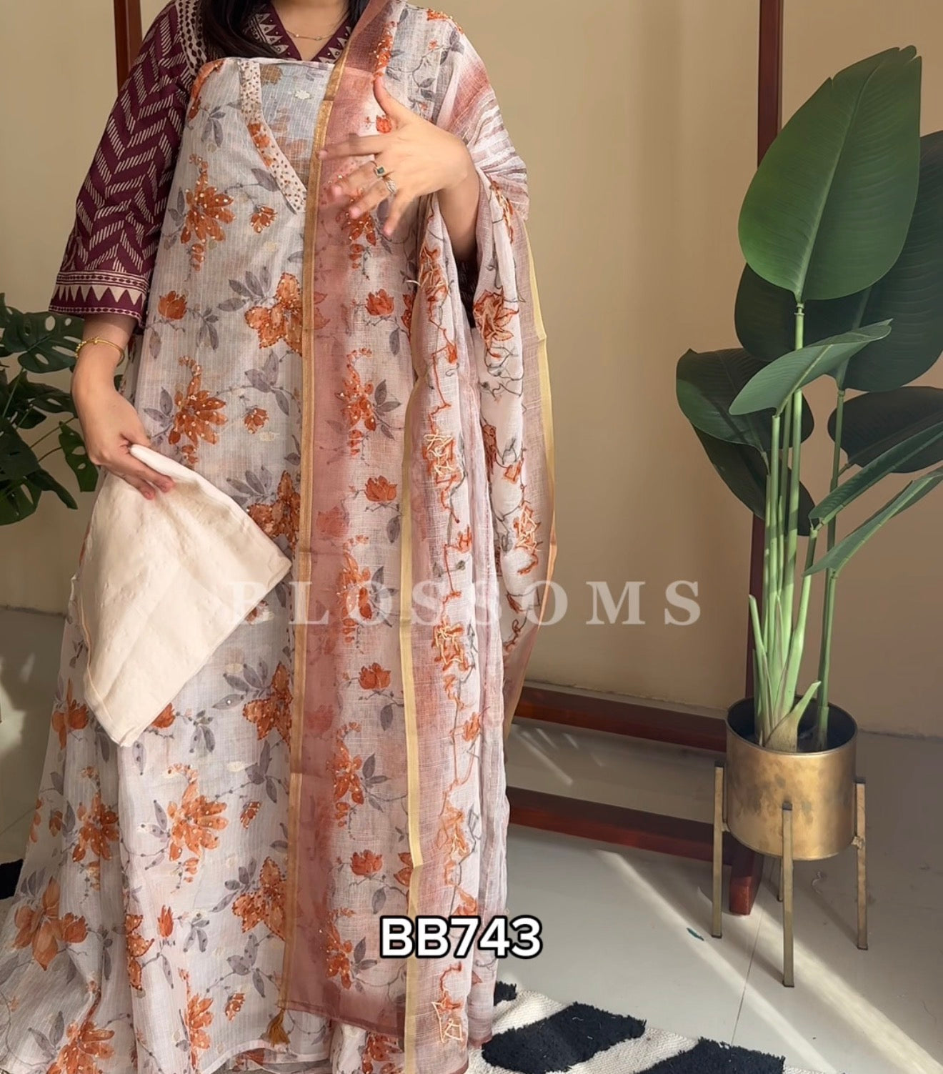 Unstiched- BB743