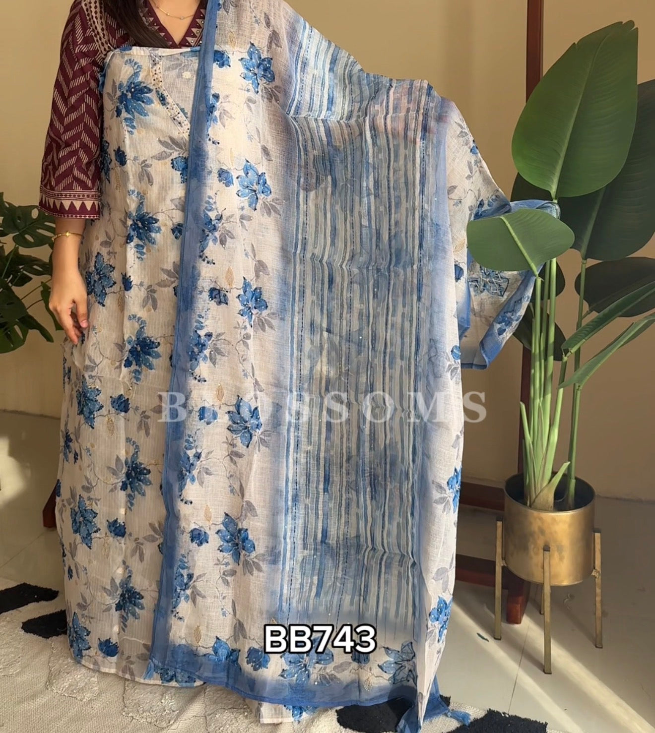 Unstiched- BB743