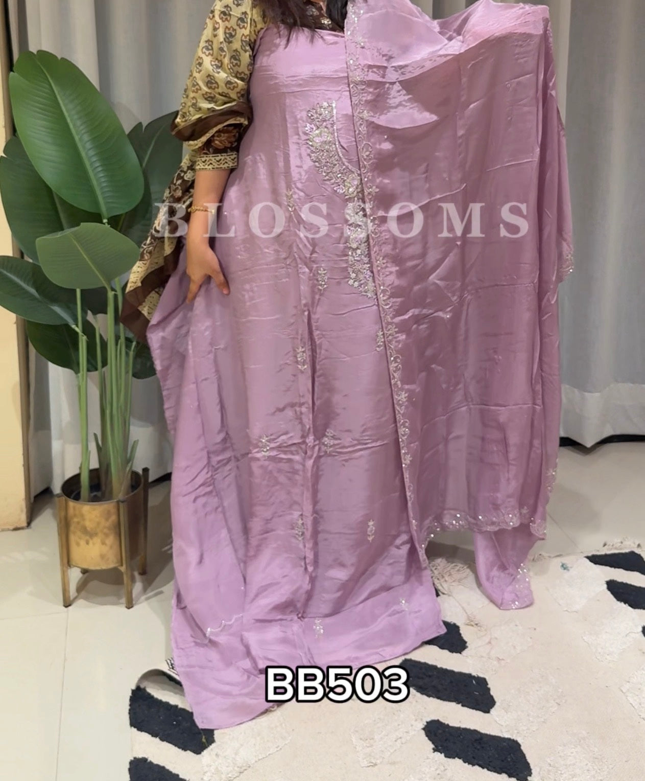 Unstiched-BB503,502